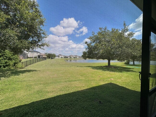 Building Photo - BEAUTIFUL SPACIOUS 3 BEDROOM 2  BATH SINGLE FAMILY HOME FOR RENT