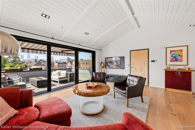 Building Photo - 284 Eliot St