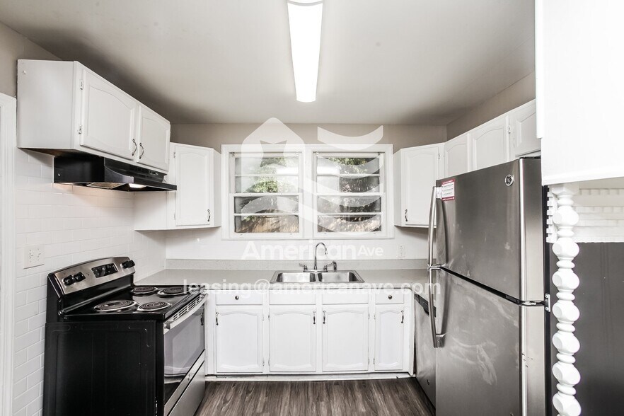 Building Photo - 2225 Lorick Ave