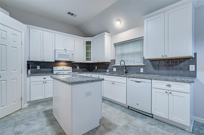 Building Photo - 7039 Clustering Oak Ct