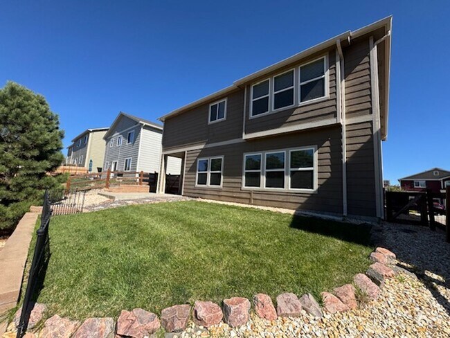 Building Photo - Nearly New 3-Bedroom Home in Beautiful Mon...