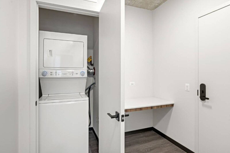 Building Photo - 172 N Ashland Ave