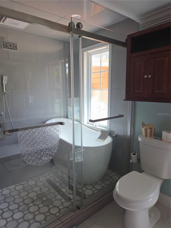 Building Photo - 507 Lakeshore Dr