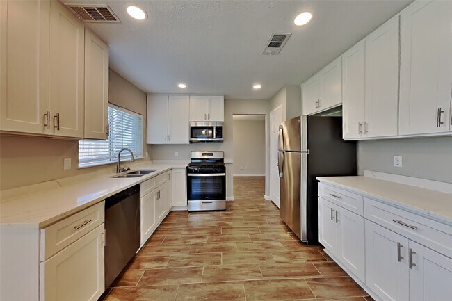 Building Photo - 5315 Hazel Grove Dr