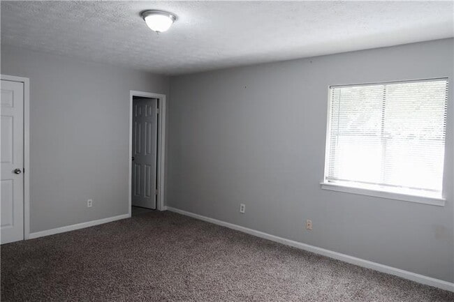 Building Photo - 2894 Sawgrass Trail SW