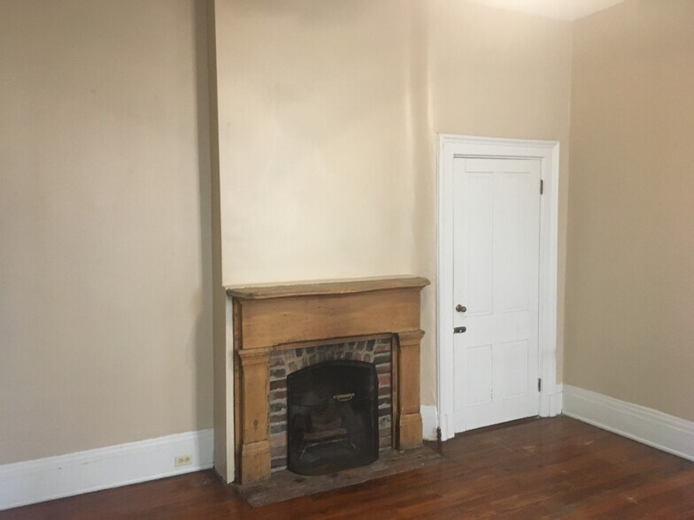 Building Photo - 213 Covington Ave