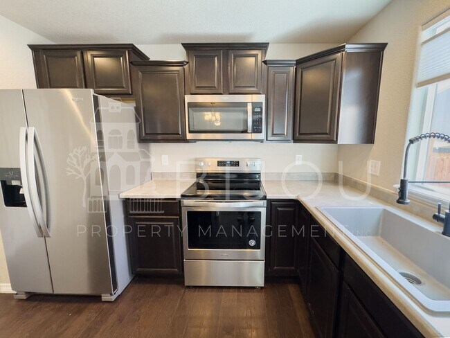 Building Photo - 10881 Aliso Dr
