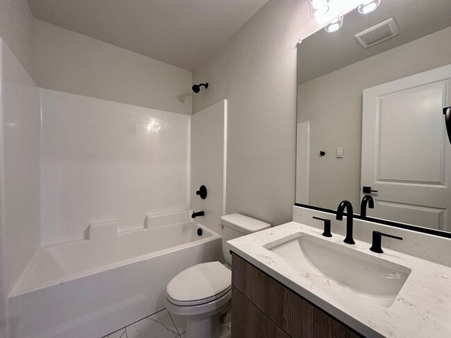 Building Photo - Brand New Built Single-Family Home in Powellhurst-Gilbert!