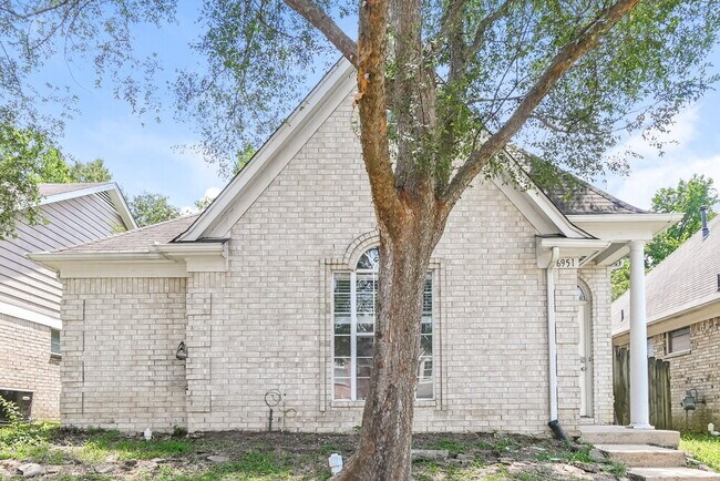 Primary Photo - 6951 Parkbrook Ln
