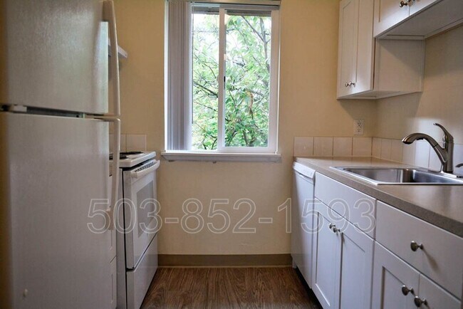 Primary Photo - 20125 SW Tualatin Valley Hwy