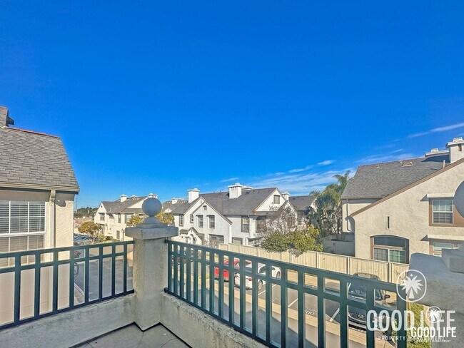 Building Photo - Great 2B/2BA Townhome in Scripps Ranch w/ New Carpets, A/C & Swimming Pool!