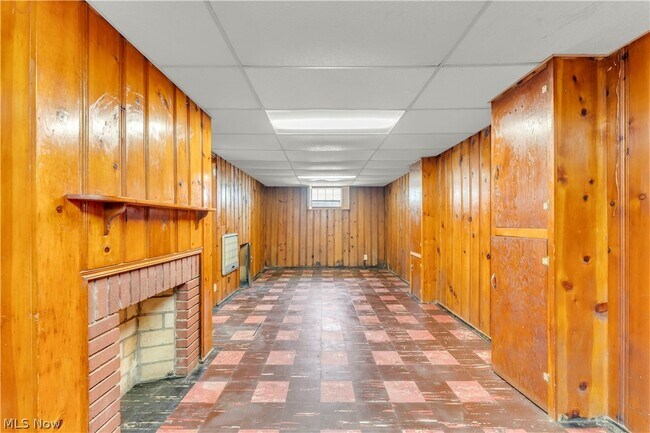 Building Photo - 735 E 256th St
