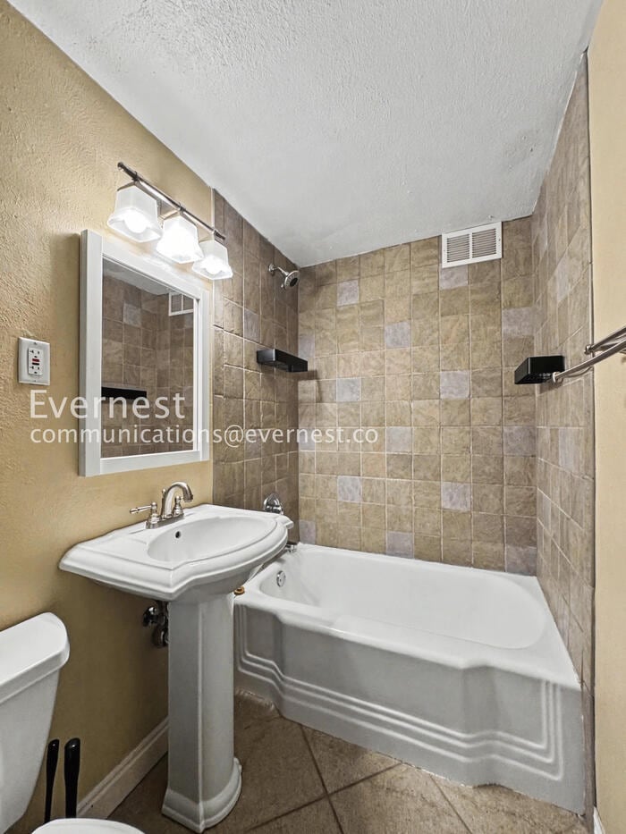 Building Photo - 276 S Sherman St