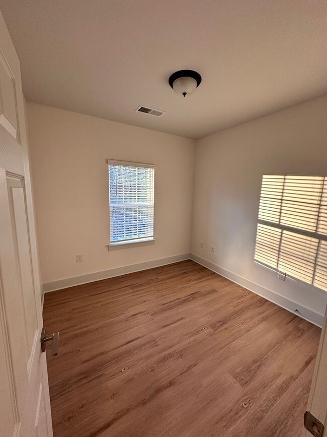 Building Photo - Beautiful Brand New Three Bedroom Apartment!
