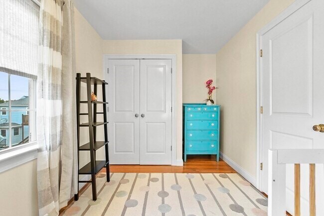 Building Photo - 224 Robbins St