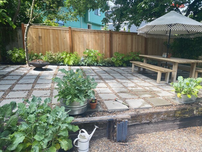 Shared backyard - 2608 E Madison St