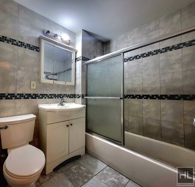 Building Photo - GOTHIC DRIVE