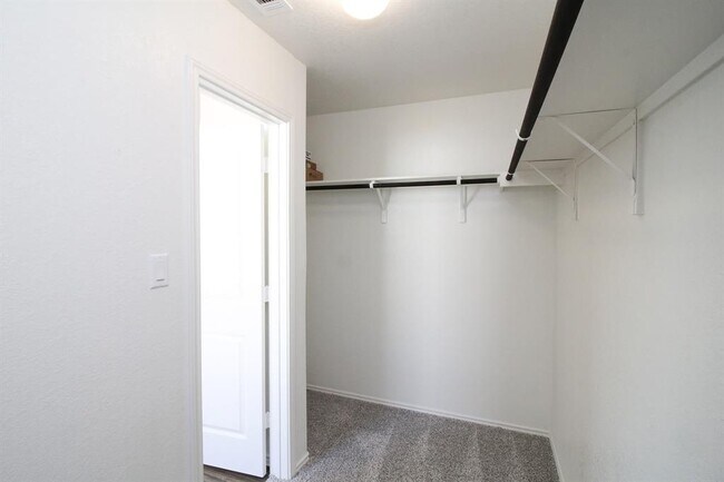 Building Photo - 6421 Turin Ln