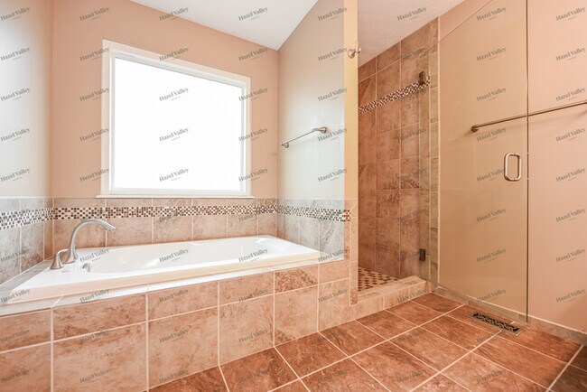 Building Photo - 6350 Stonington Dr