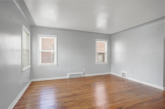 Building Photo - 18278 Manor