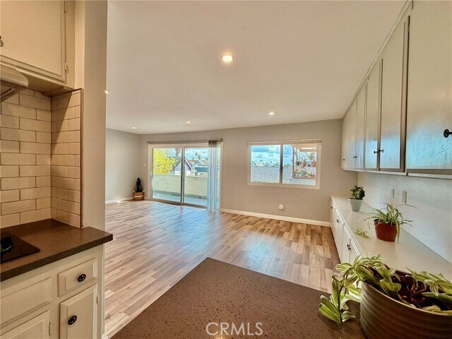 Building Photo - 400 S Los Robles Ave