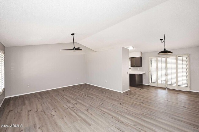 Building Photo - 17218 N Desert Glen Dr