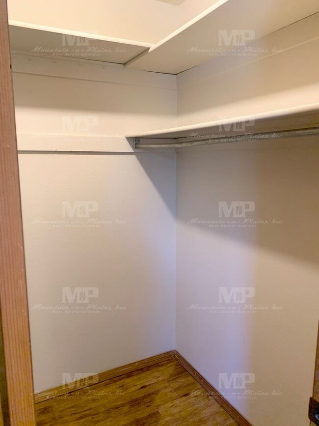 Building Photo - 531 Strachan Dr