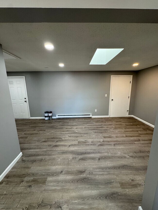 Building Photo - 1036 Chicopee St