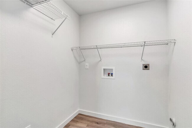 Building Photo - 1310 FM 487