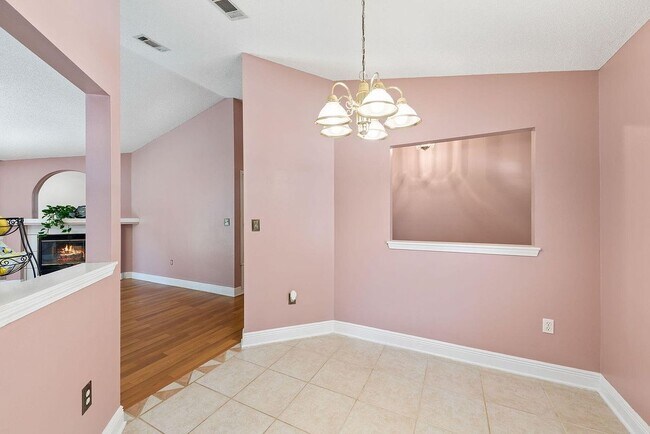 Building Photo - 5163 Jolene Cir