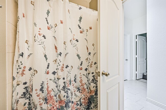 Building Photo - 3033 Broadhaven Dr