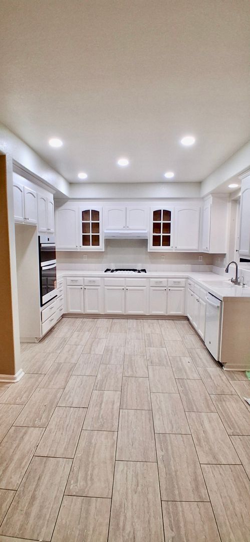 Building Photo - Beautifully Remodeled 4-Bedroom, 2.5 Bath ...