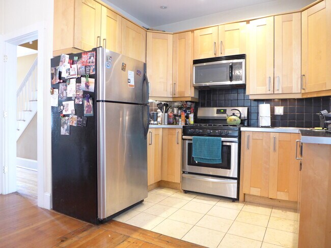 Building Photo - 28 Eastburn St