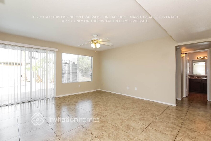 Building Photo - 4402 W Crocus Dr