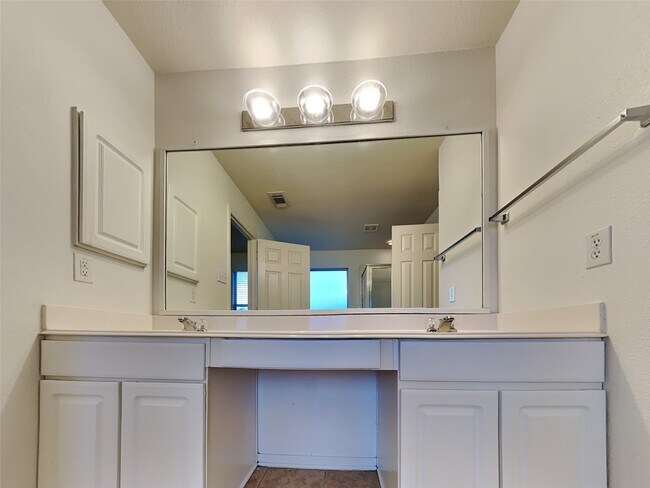 Building Photo - 18514 Inwood Elm Cir
