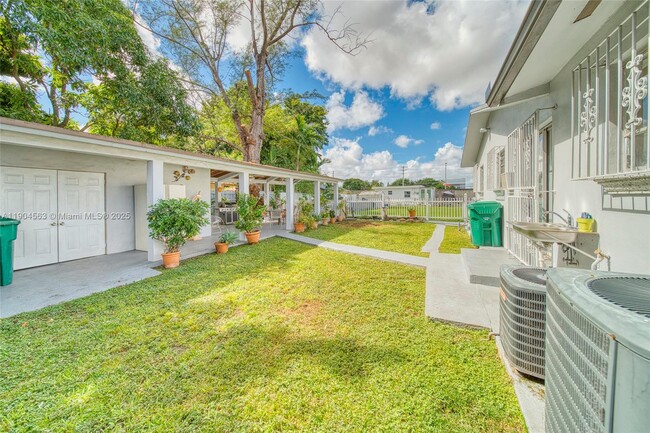 Building Photo - 3258 NW 35th St