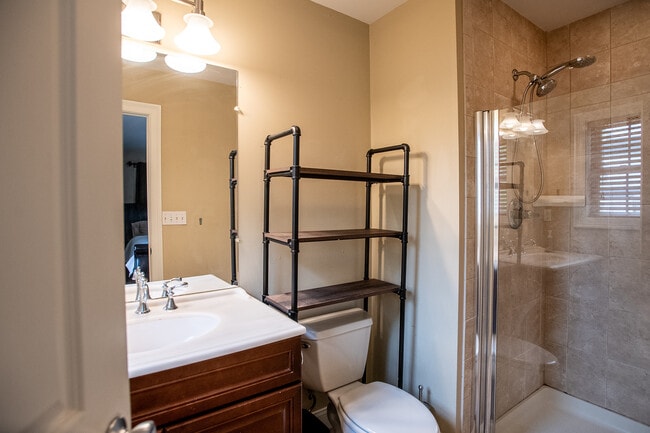 Building Photo - 88 Hyde St