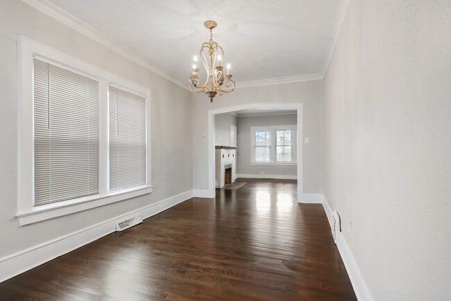 Building Photo - 3 Bedrooms Ready for Rent