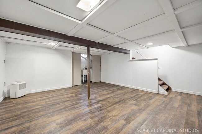 Building Photo - 1S213 Holyoke Ln