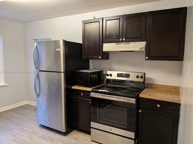 Building Photo - 2132 McKinley St