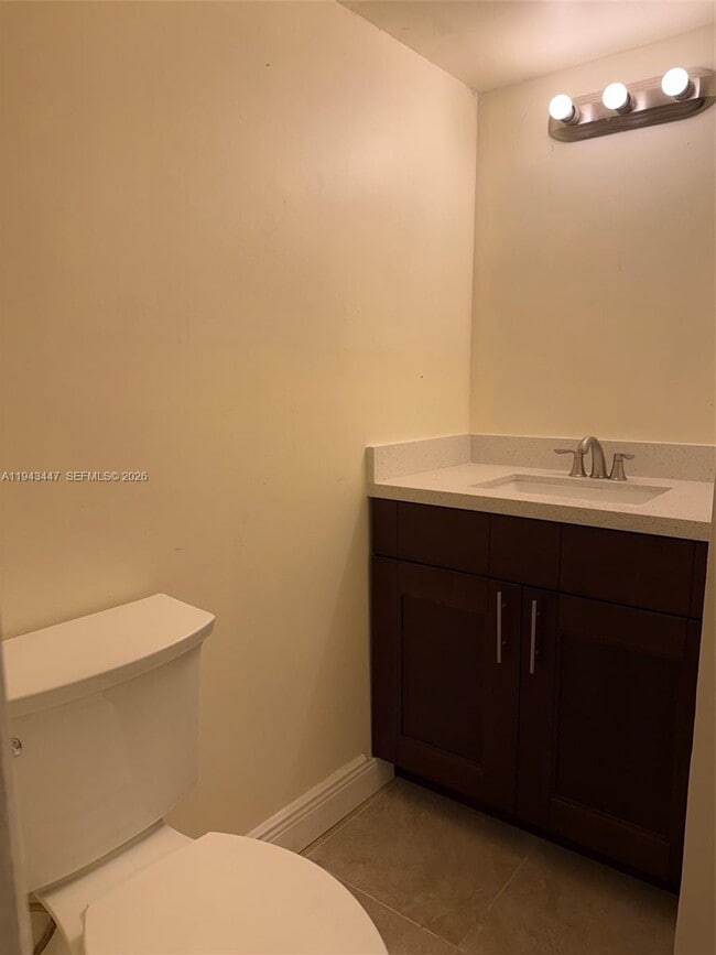 Building Photo - 15163 NE 6th Ave