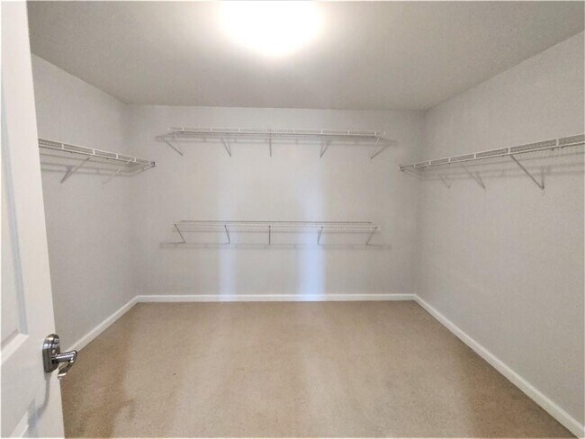 Building Photo - 2950 Mt Wilkinson Pkwy SE