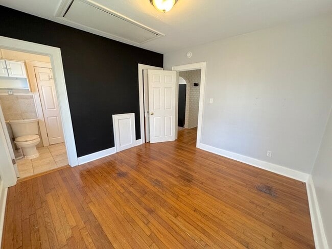 Building Photo - Charming Two-Bedroom Single Family Home with Detached Garage