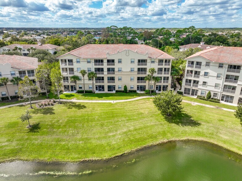 Building Photo - 85 Riverview Bend N