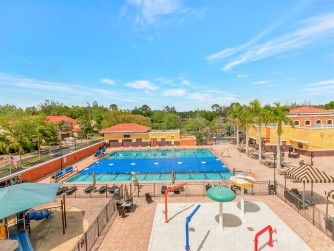 Building Photo - 13941 Clubhouse Dr