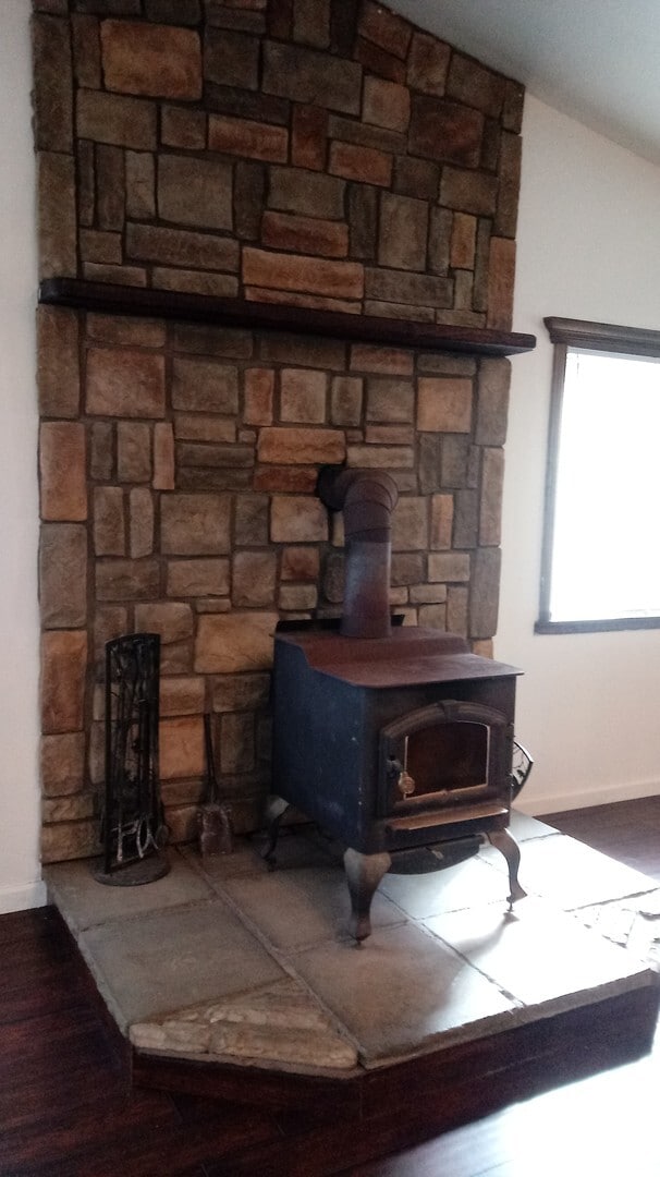 Building Photo - Amazing Country property!