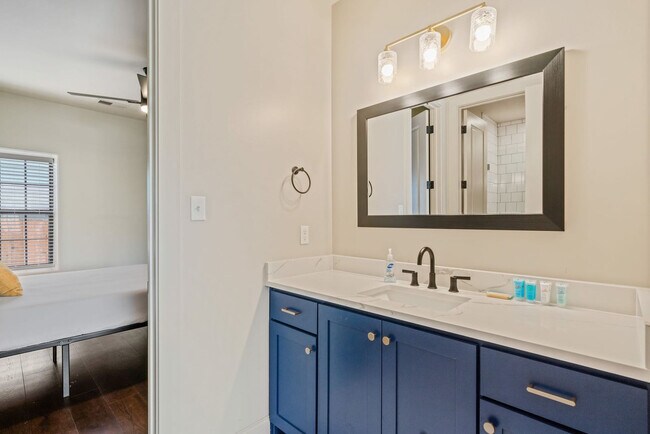 Building Photo - 775 Tanglewood St