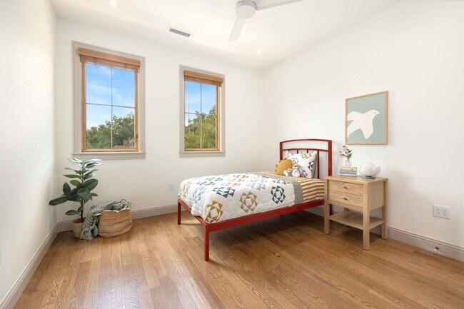 Building Photo - 501 NW B St