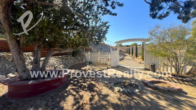 Building Photo - 3 Bed, 2 Bath Hesperia Home!!!