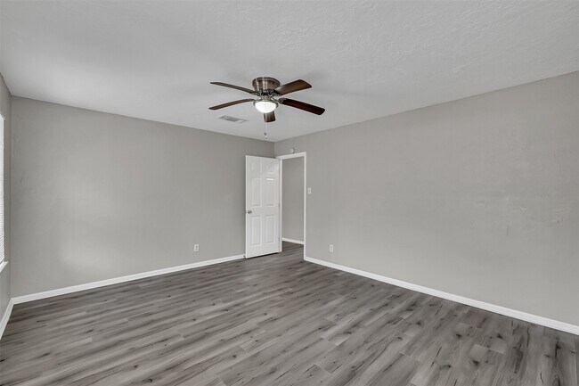 Building Photo - 29806 Lazy Ln